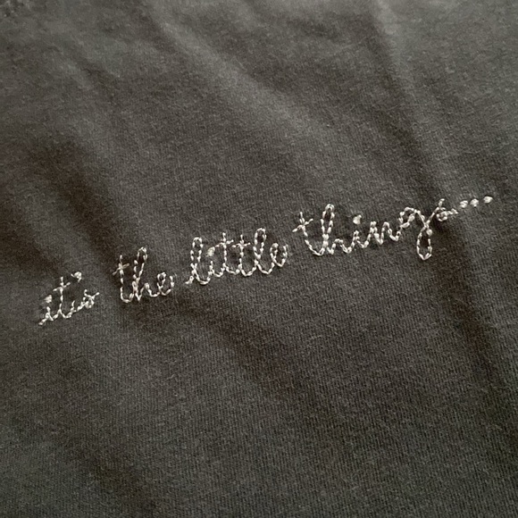 NEW distressed “it’s the little things” T-shirt - Picture 7 of 11